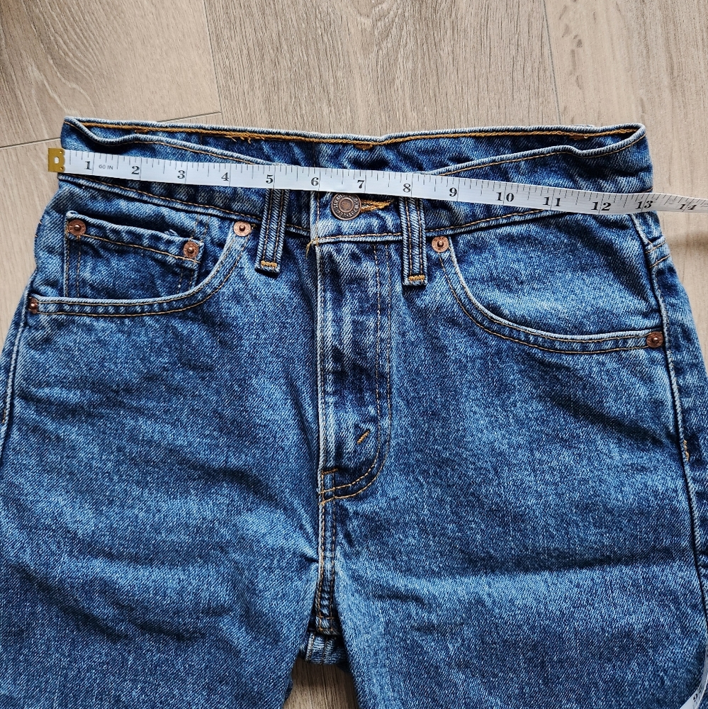 Levi's Jean Shorts - Picture 6 of 9